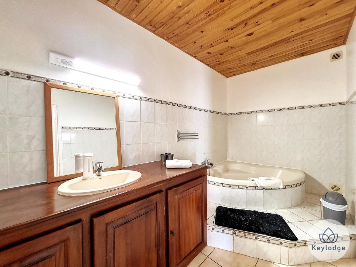 Paul Et Aliette - T3 Classe 3 Etoiles - 70M2 - Saint-Denis Exteriör bild